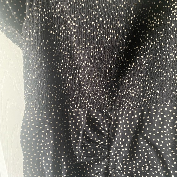 NWT BLACK AND WHITE RUCHED MINI DRESS - Picture 4 of 4